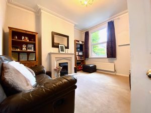 Family Room- click for photo gallery